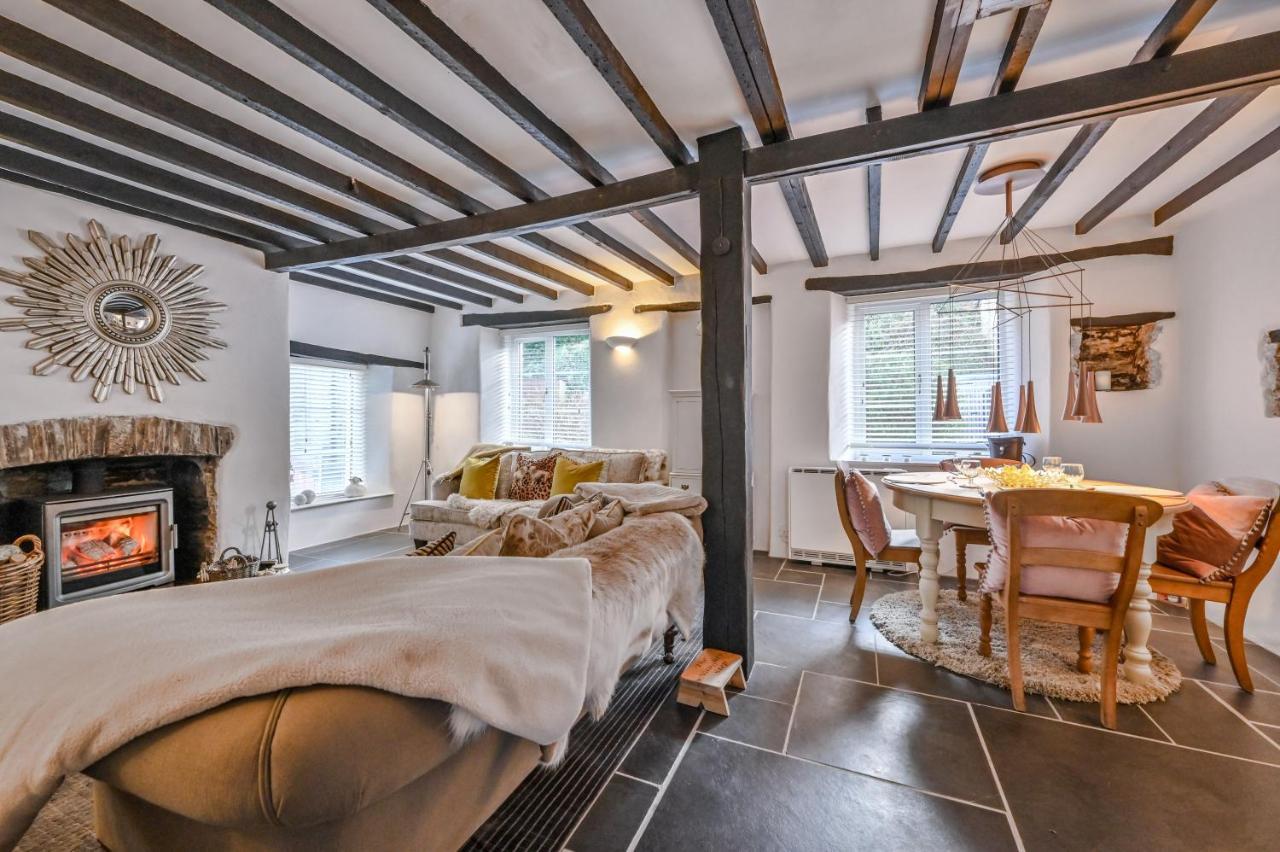 A Superb Bijou Retreat With Jacuzzi Near An Excellent Village Pub Yelverton Bagian luar foto