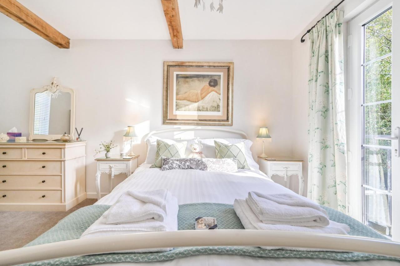 A Superb Bijou Retreat With Jacuzzi Near An Excellent Village Pub Yelverton Bagian luar foto