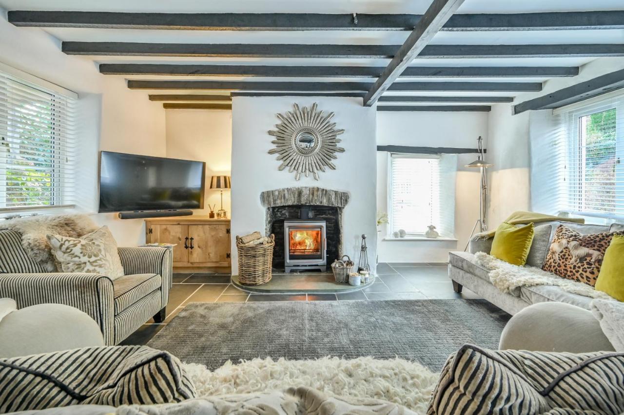 A Superb Bijou Retreat With Jacuzzi Near An Excellent Village Pub Yelverton Bagian luar foto