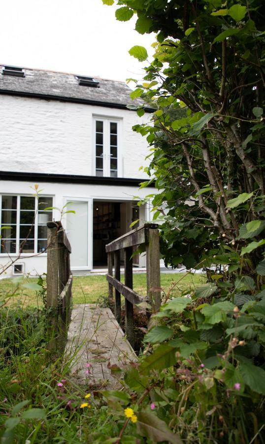A Superb Bijou Retreat With Jacuzzi Near An Excellent Village Pub Yelverton Bagian luar foto
